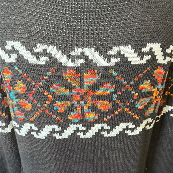 Chic Hooded Cardigan with Patterned Design - Picture 6 of 6